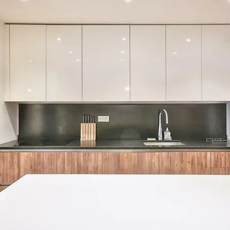Beautiful Flat With Terrace And Parking- Apartmán