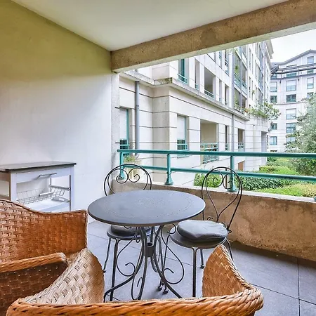Beautiful Flat With Terrace And Parking-